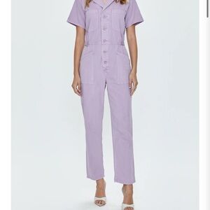 I’ve worn it once and having boxy, broad shoulders it is not flattering on me.